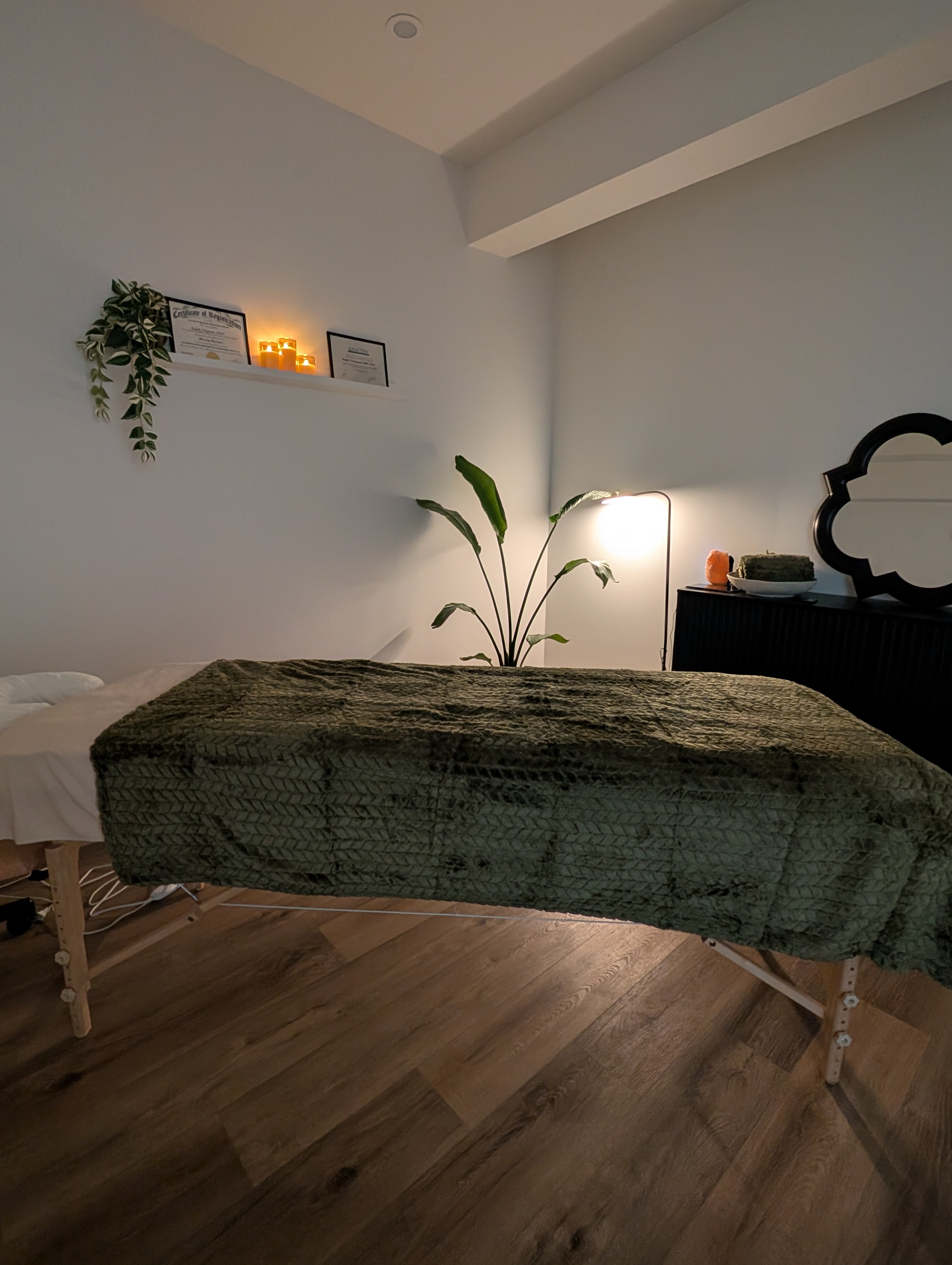 Solely%20massage%20room